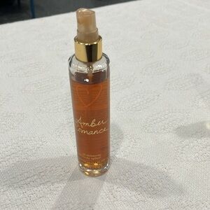 Victoria’s Secret Garden,‎ Amber Romance shimmering body splash 100 ML 3.4 oz